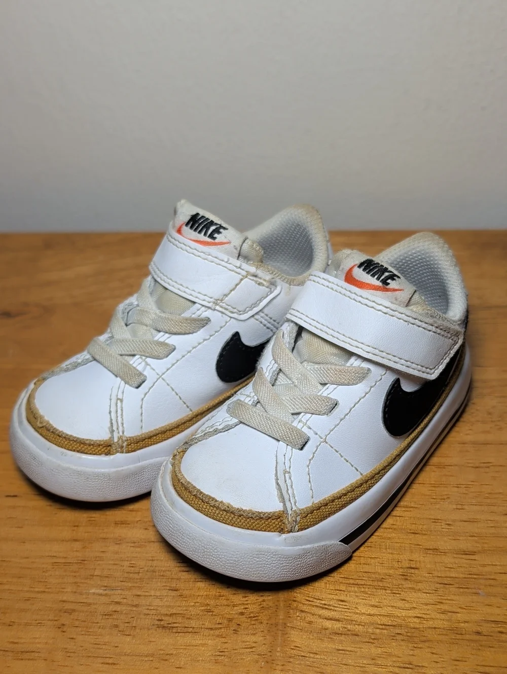 Nike Court Legacy Sneakers White Black Gum Sole Hook & Loop Toddler Boys Size 5